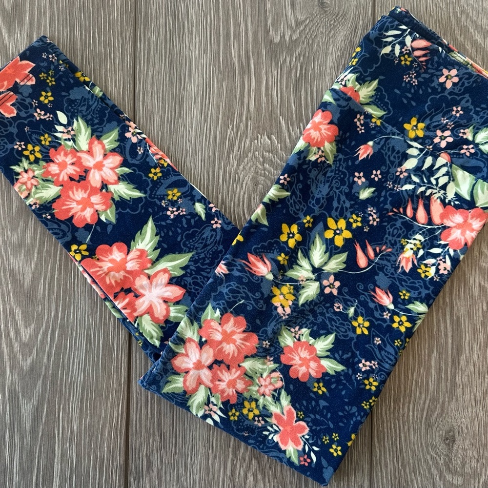 LulaRoe leggings OS - LuLa is known for their butter soft leggings!